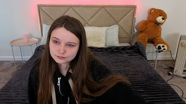 Snapshot of MagicPeachh_ chatting on 24, 4, 2026 MagicPeachh online show from 24, 4, 2026