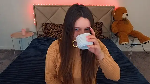 Snapshot of MagicPeachh_ chatting on 27, 4, 2026 MagicPeachh online show from 27, 4, 2026