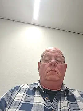 Snapshot of andrejoyfull64 chatting on 19, 12, 2025 andrejoyfull64 online show from 19, 12, 2025