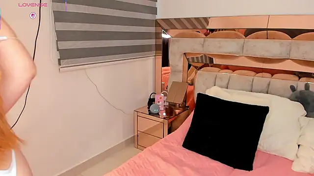 Snapshot of CamiiLovers chatting on 12, 1, 2026 CamiiLovers online show from 12, 1, 2026