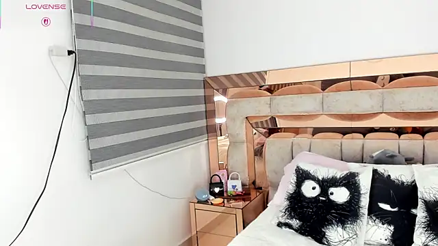 Snapshot of CamiiLovers chatting on 14, 3, 2026 CamiiLovers online show from 14, 3, 2026