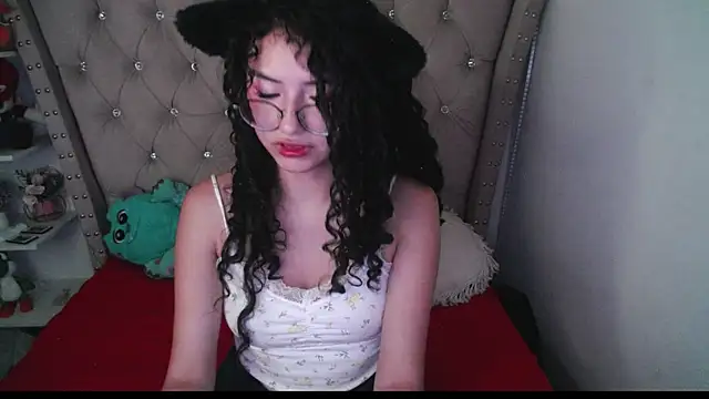 Snapshot of CherieCurl chatting on 9, 11, 2025 CherieCurl online show from 9, 11, 2025