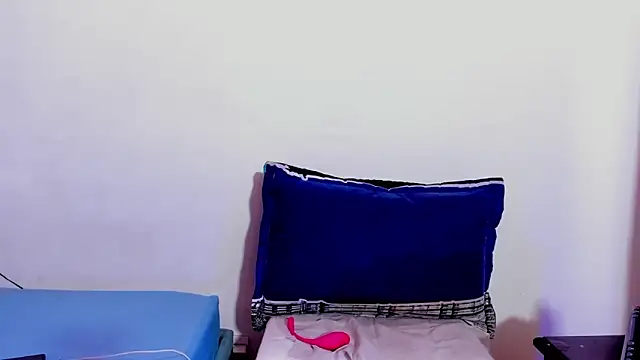 Lauren Hills069 online show from 20, 12, 2025