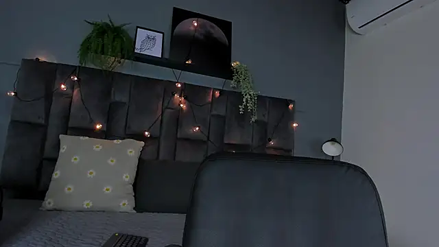 Snapshot of LilithSmith_ chatting on 10, 2, 2026 LilithSmith online show from 10, 2, 2026