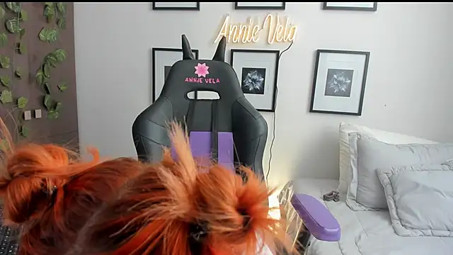 Snapshot of Annie_Velas_ chatting on 4, 2, 2026 Annie Velas online show from 4, 2, 2026