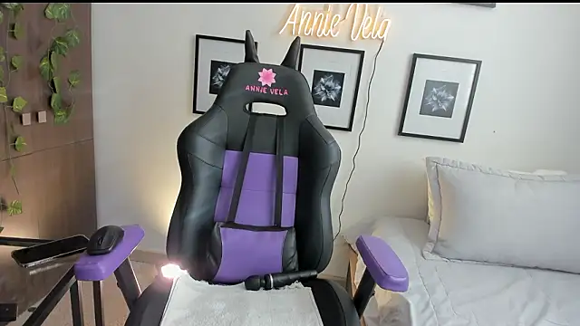 Snapshot of Annie_Velas_ chatting on 19, 3, 2026 Annie Velas online show from 19, 3, 2026