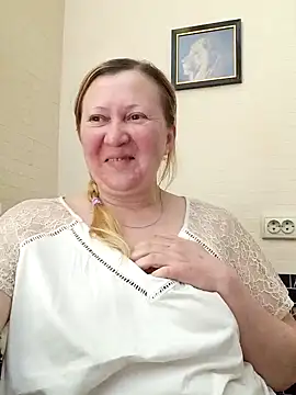 Snapshot of blondyaguar chatting on 20, 2, 2025 blondyaguar online show from 20, 2, 2025