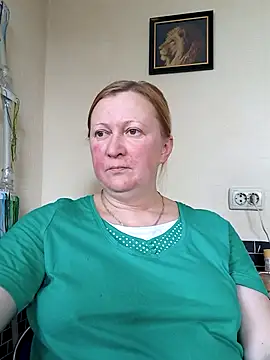 Snapshot of blondyaguar chatting on 2, 4, 2026 blondyaguar online show from 2, 4, 2026