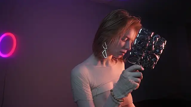 ginger hugs online show from 22, 10, 2025