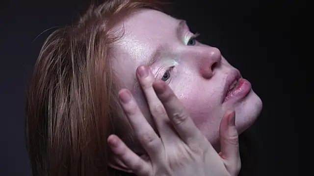 ginger hugs online show from 11, 11, 2025