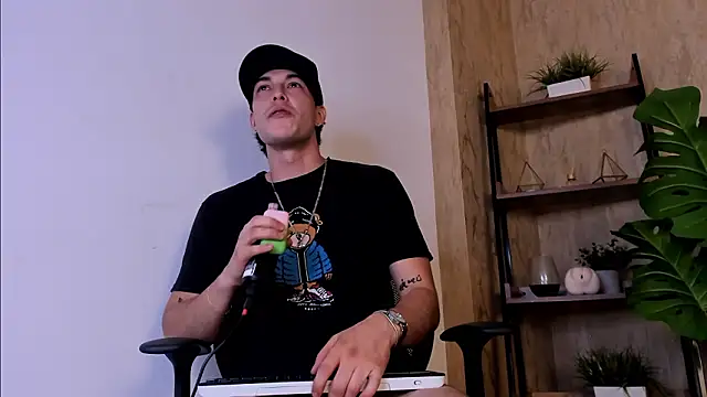 Karimferrer online show from 4, 2, 2026