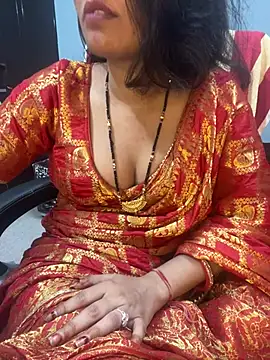 Snapshot of Spicy_sari_girl chatting on 3, 3, 2025 Spicy sari girl online show from 3, 3, 2025