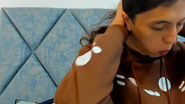 FreyaMoller online show from 6, 2, 2026