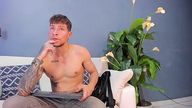 french sexx online show from 3, 10, 2025