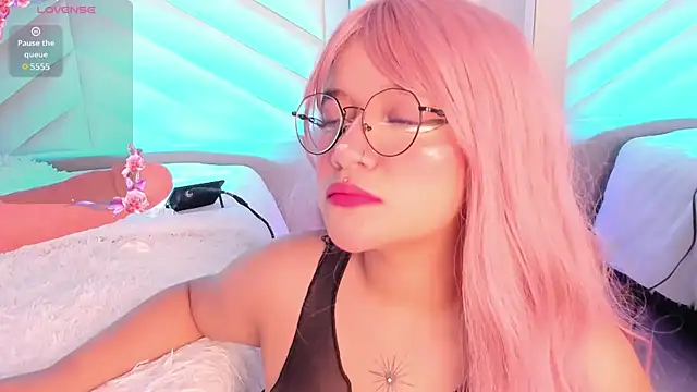 Snapshot of Sally__Walker chatting on 1, 2, 2025 Sally Walker online show from 1, 2, 2025