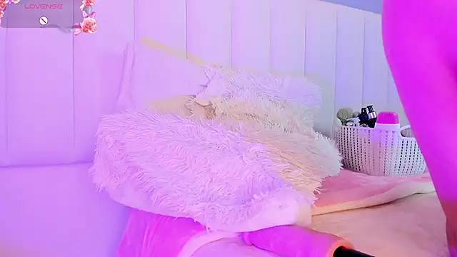 Snapshot of Sally__Walker chatting on 26, 2, 2025 Sally Walker online show from 26, 2, 2025