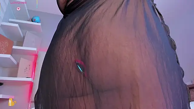 Snapshot of Sally__Walker chatting on 18, 9, 2025 Sally Walker online show from 18, 9, 2025