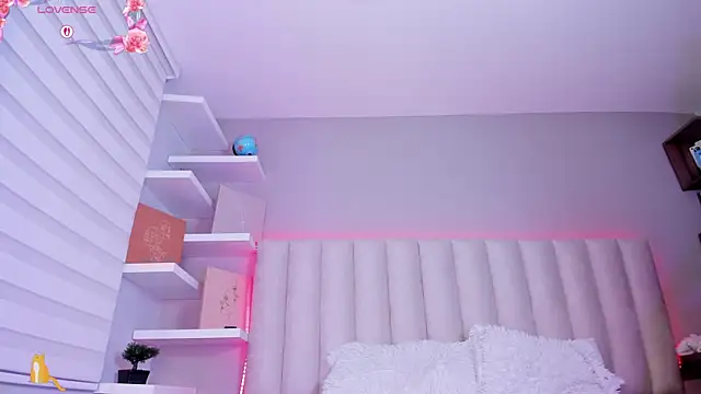 Snapshot of Sally__Walker chatting on 19, 9, 2025 Sally Walker online show from 19, 9, 2025