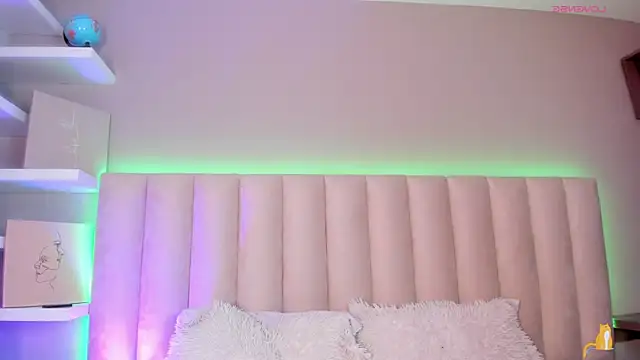 Snapshot of Sally__Walker chatting on 10, 10, 2025 Sally Walker online show from 10, 10, 2025