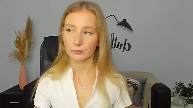 Snapshot of LolaWilsons chatting on 14, 1, 2025 LolaWilsons online show from 14, 1, 2025