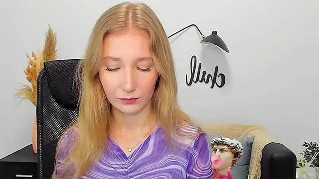 Snapshot of LolaWilsons chatting on 17, 1, 2025 LolaWilsons online show from 17, 1, 2025