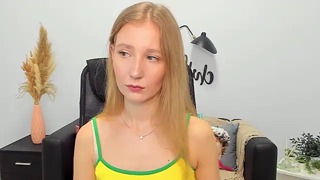 Snapshot of LolaWilsons chatting on 25, 1, 2025 LolaWilsons online show from 25, 1, 2025