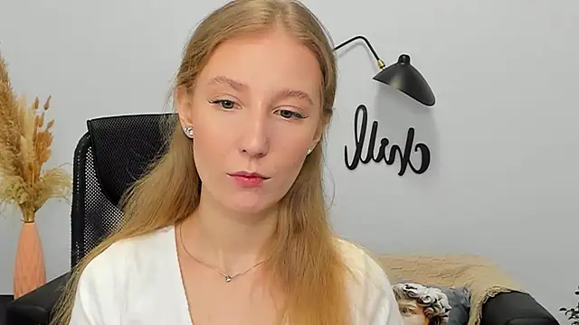 Snapshot of LolaWilsons chatting on 14, 3, 2025 LolaWilsons online show from 14, 3, 2025