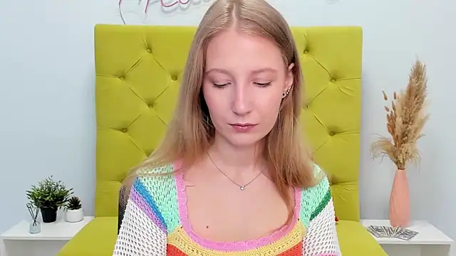 Snapshot of LolaWilsons chatting on 5, 5, 2026 LolaWilsons online show from 5, 5, 2026