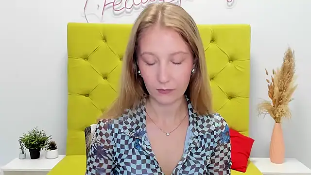 Snapshot of LolaWilsons chatting on 11, 5, 2026 LolaWilsons online show from 11, 5, 2026