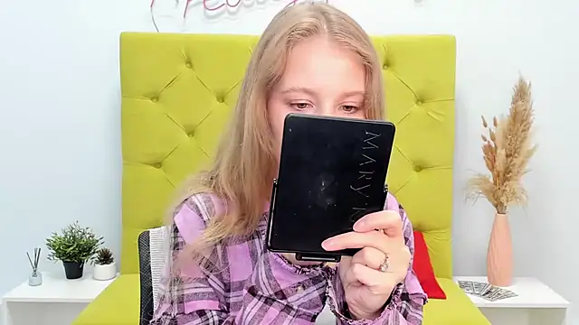 Snapshot of LolaWilsons chatting on 26, 5, 2026 LolaWilsons online show from 26, 5, 2026