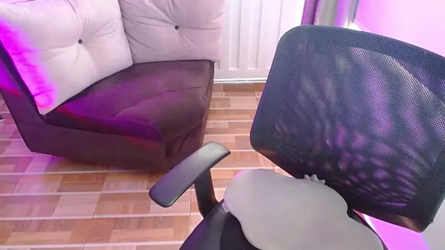 milfrousse online show from 17, 2, 2025