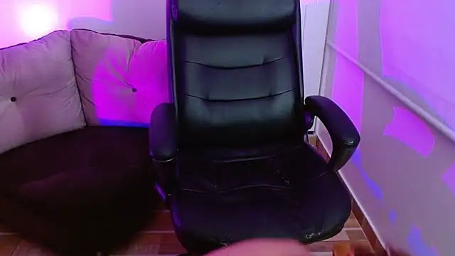 Snapshot of milfrousse chatting on 9, 2, 2026 milfrousse online show from 9, 2, 2026