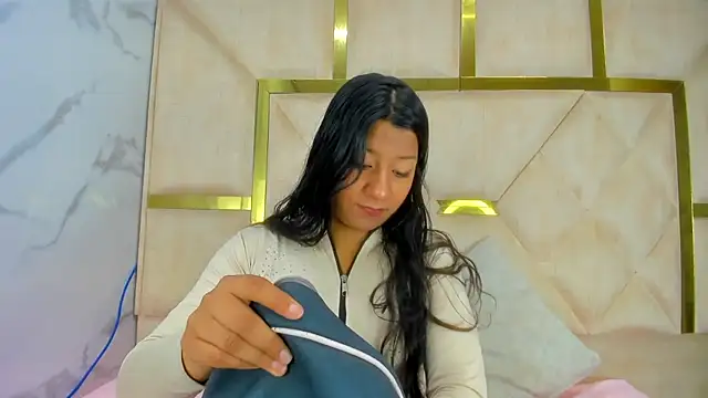 VaneLin18 online show from 2, 12, 2025