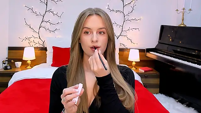 RozzitaBedberry online show from 2, 2, 2025