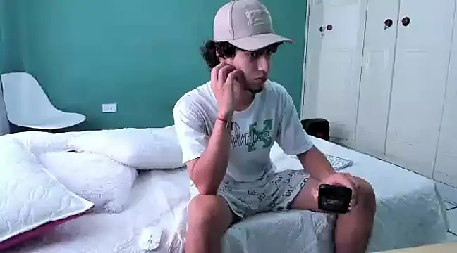 Snapshot of Chandler_ken chatting on 4, 2, 2025 Chandler ken online show from 4, 2, 2025