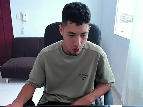 Snapshot of Chandler_ken chatting on 3, 10, 2025 Chandler ken online show from 3, 10, 2025