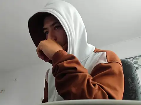 Snapshot of Chandler_ken chatting on 10, 10, 2025 Chandler ken online show from 10, 10, 2025