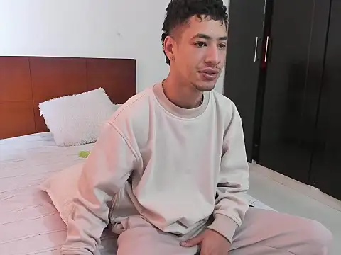 Snapshot of Chandler_ken chatting on 20, 10, 2025 Chandler ken online show from 20, 10, 2025