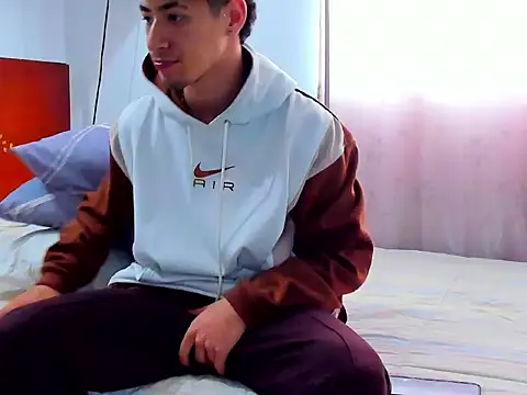 Snapshot of Chandler_ken chatting on 28, 11, 2025 Chandler ken online show from 28, 11, 2025