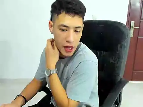 Snapshot of Chandler_ken chatting on 2, 12, 2025 Chandler ken online show from 2, 12, 2025