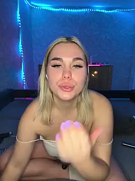 Evaaa Babiesss online show from 10, 12, 2024