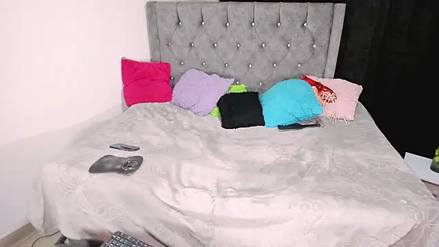 Snapshot of valenthottie chatting on 22, 2, 2025 valenthottie online show from 22, 2, 2025