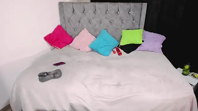 Snapshot of valenthottie chatting on 23, 3, 2025 valenthottie online show from 23, 3, 2025