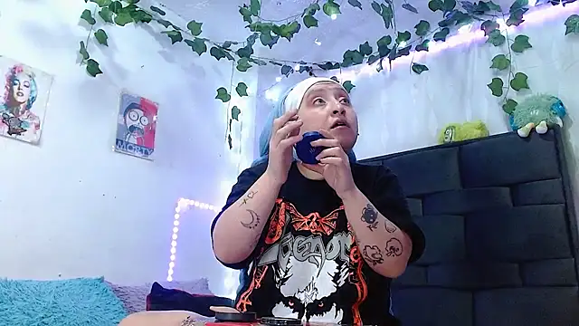 Snapshot of the_lesbian_game chatting on 7, 4, 2026 the lesbian game online show from 7, 4, 2026