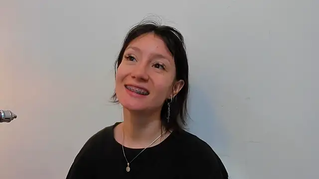 Snapshot of lizzy_davis_1 chatting on 2, 11, 2025 lizzy davis 1 online show from 2, 11, 2025