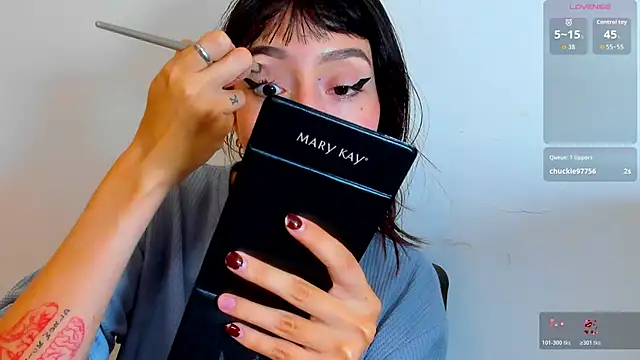 Snapshot of lizzy_davis_1 chatting on 17, 11, 2025 lizzy davis 1 online show from 17, 11, 2025