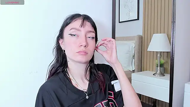 Snapshot of lizzy_davis_1 chatting on 23, 11, 2025 lizzy davis 1 online show from 23, 11, 2025