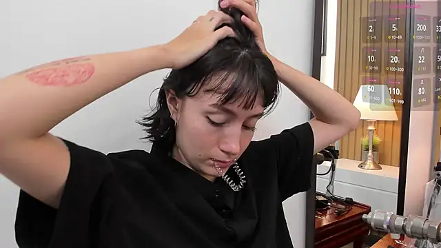 Snapshot of lizzy_davis_1 chatting on 28, 11, 2025 lizzy davis 1 online show from 28, 11, 2025