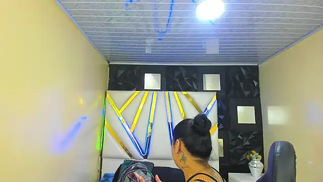 Snapshot of NikolPervertUnlimit chatting on 10, 4, 2026 NikolPervertUnlimit online show from 10, 4, 2026