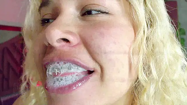 Haelycute online show from 28, 2, 2026